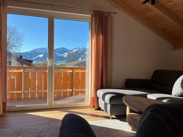 Wohnbereich mit Westbalkon