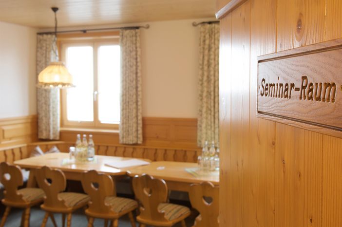 Seminarraum für ca. 15 Personen (3Tische)