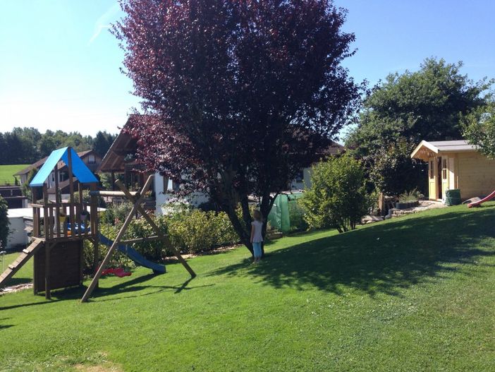 Spielturm im Garten