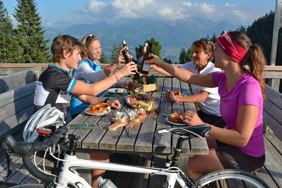 Brotzeit nach einer anstrengenden Radtour