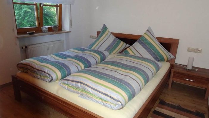 Schlafzimmer  1