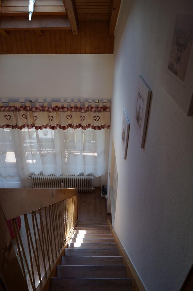 Treppe vom Schlafzimmer in den Wohn- und Essbereic