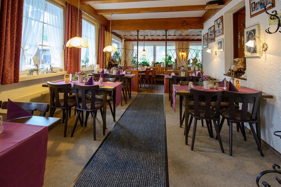 Restaurant 1.