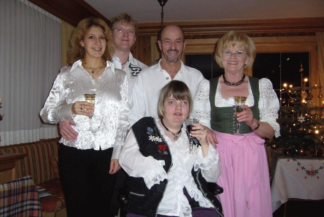 Familie Lingg wir stossen mit Ihnen an