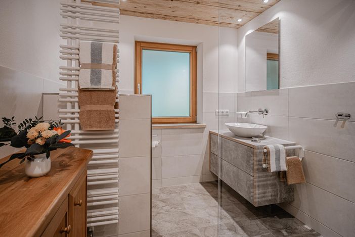 K-69102_FeWo-Alpenroesle-Bad_6752_©Tanner-Werbung