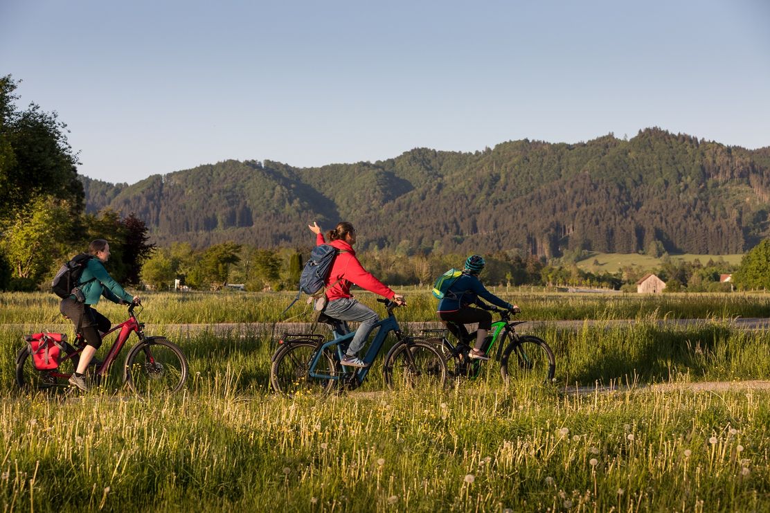 Radler am Stadtrand von Isny