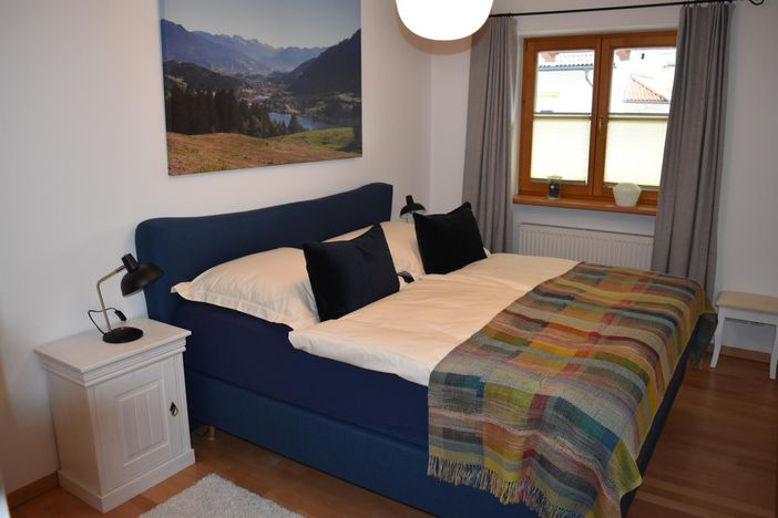 ... Schlafzimmer mit Allergikerbetten ...