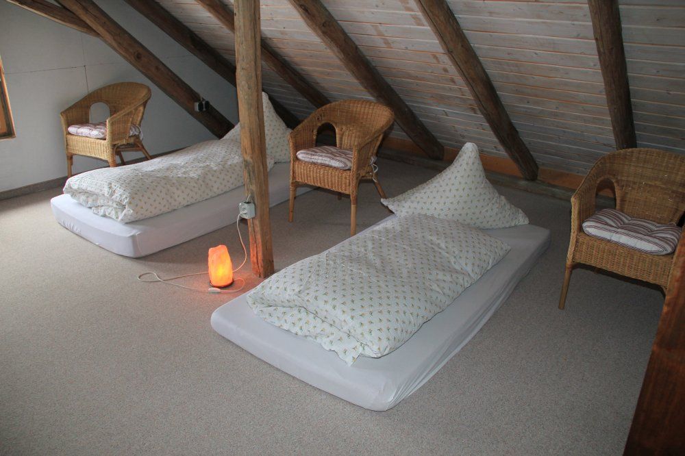 Matrazenlager unterm Dach