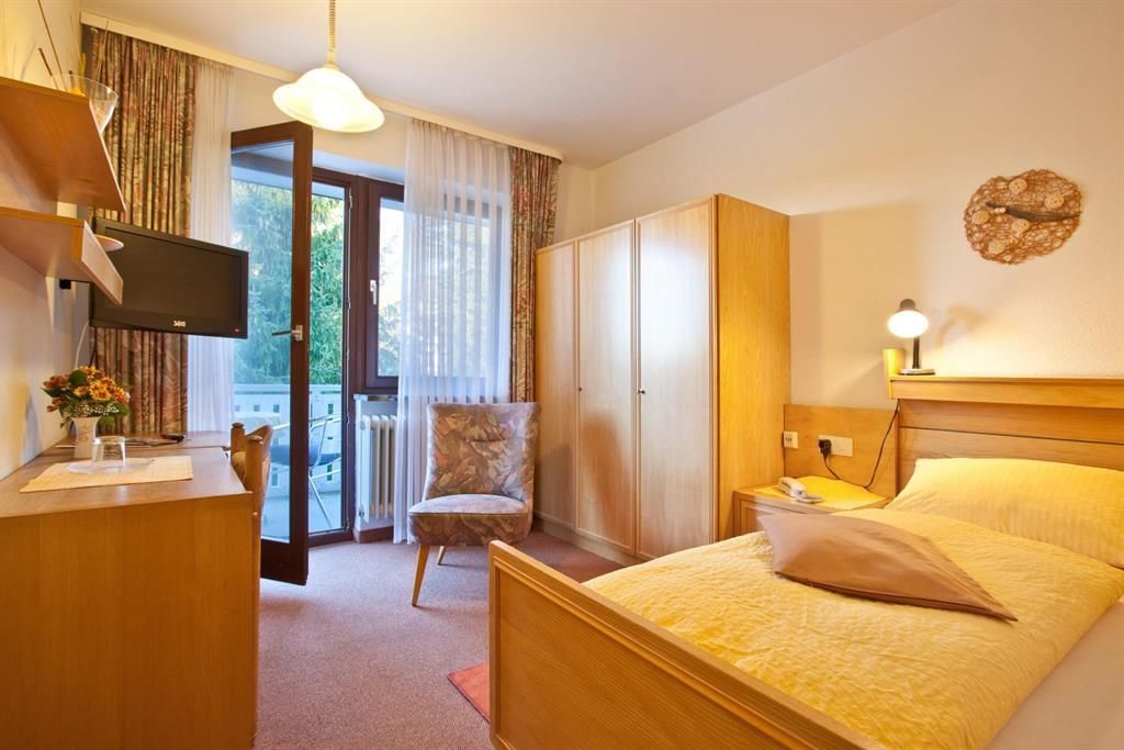 Einzelzimmer mit Balkon