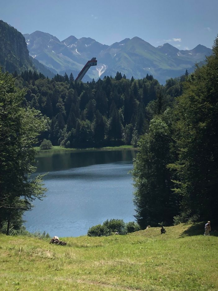 Freibergsee mit Blick auf die Schanze