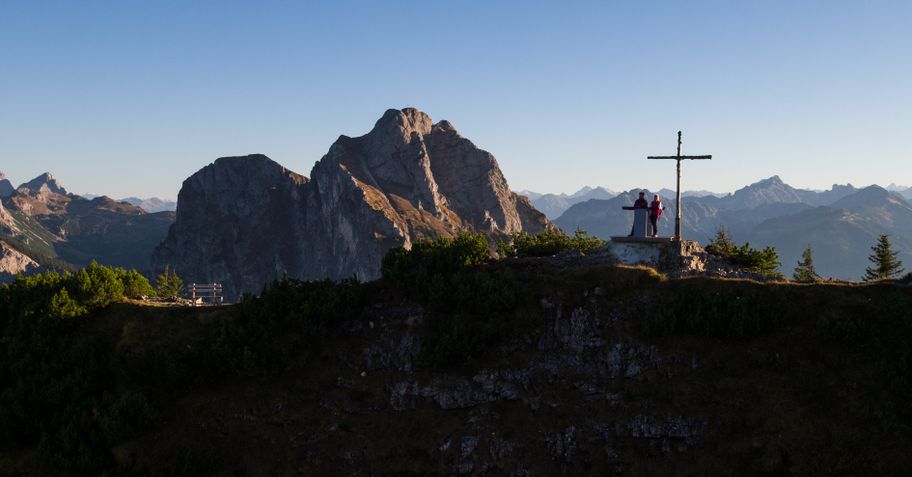 Gipfelkreuz auf dem Kamm des Breitenbergs