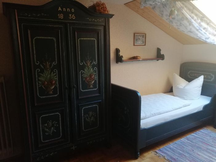 geräumiger Schrank