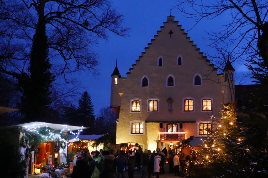 Weihnachtliche Stimmung am Adventsmarkt