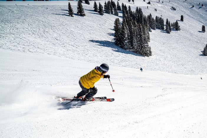 Skifahren2.2-glade-optics-VCx6RIAZSB8-unsplash