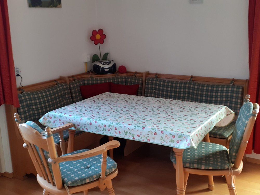 Esstisch in der Wohnküche