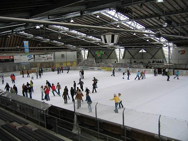 Eissporthalle