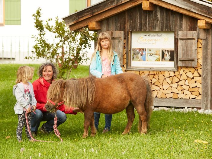 Ponyreiten mit  Emmi