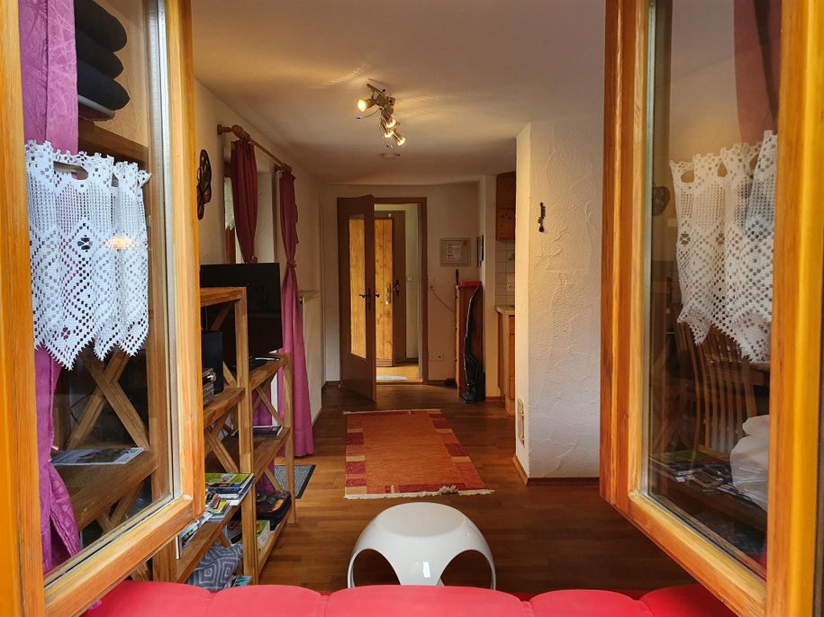 Blick in durchs Fenster