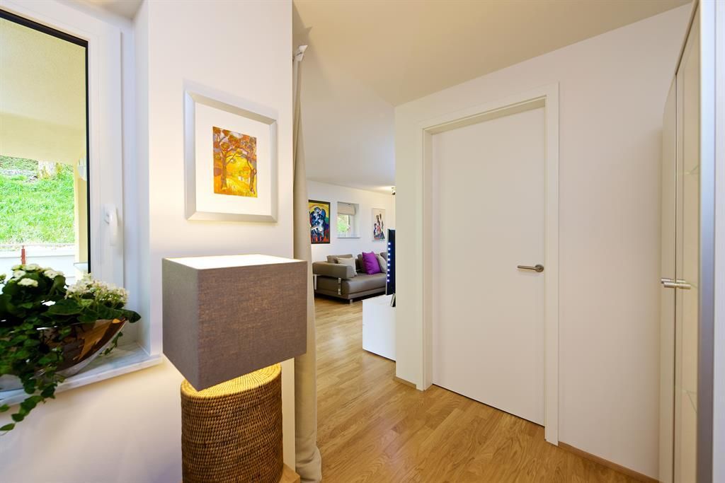 Vorratsraum mit Waschmaschine und Trockner