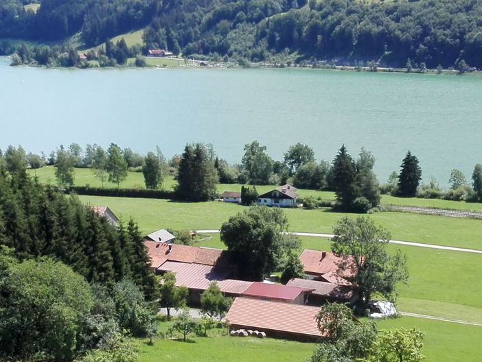 Hof mit See