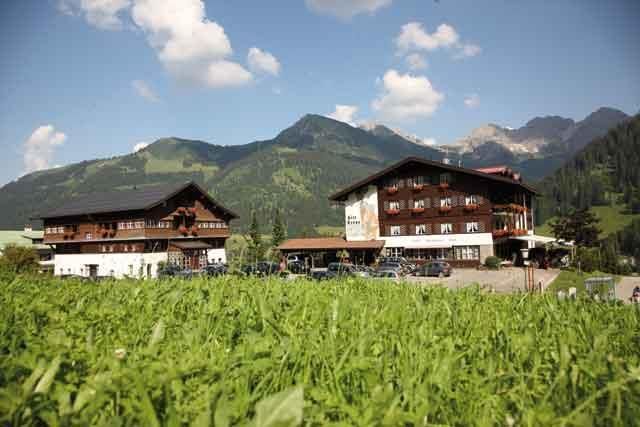Hotel im Sommer