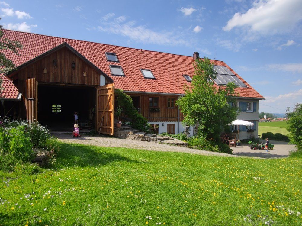 Für jedes Wetter gerüstet-  unsere Spielscheune