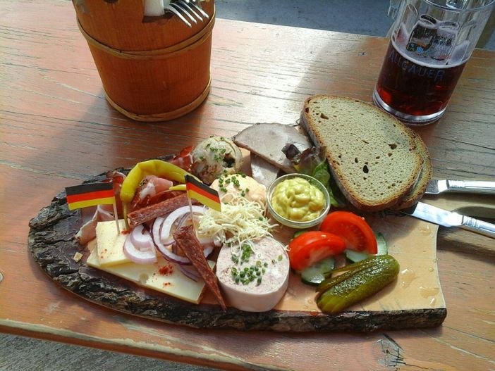 Leckere Hüttenbrotzeit