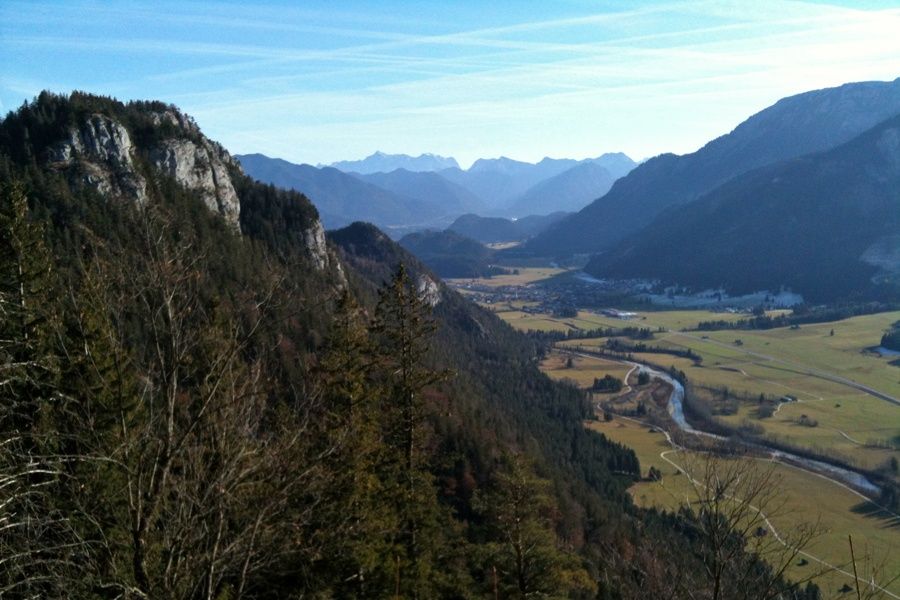 Panoramablilck vom Maximiliansweg ins Pfrontener Tal