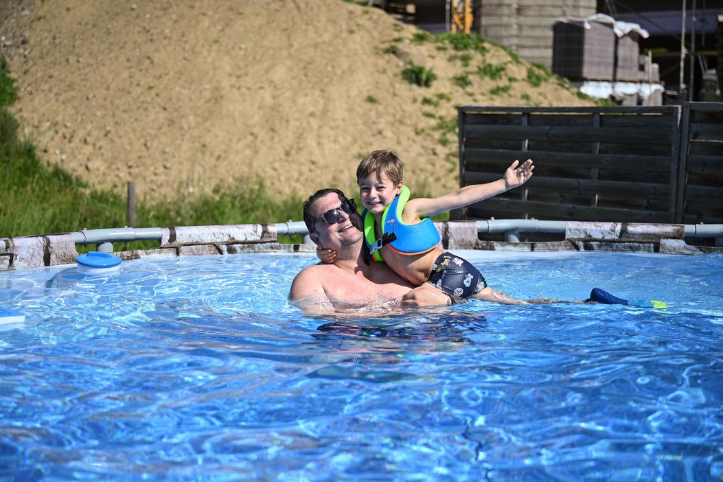 Abkühlung im Pool