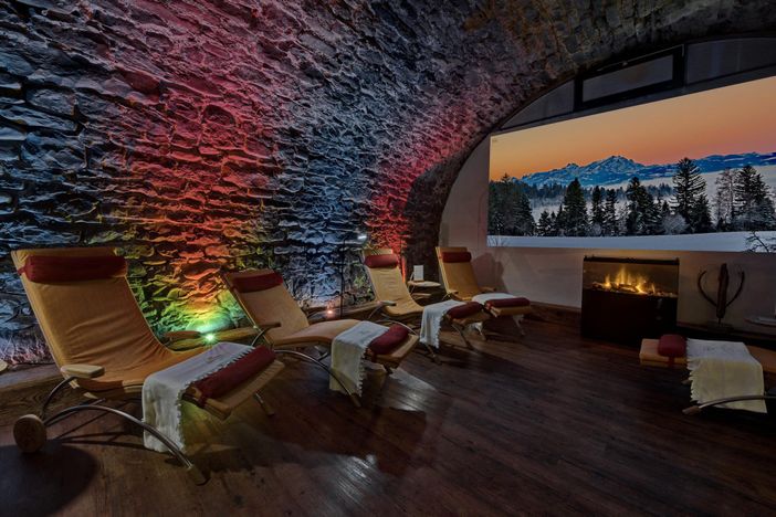 Königshof SPA "Großes Felsengewölbe"