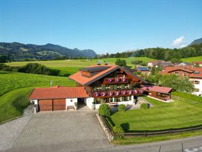 Haus im Sommer