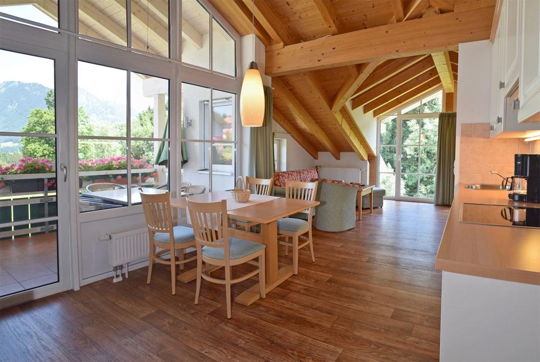 Küche mit Essbereich