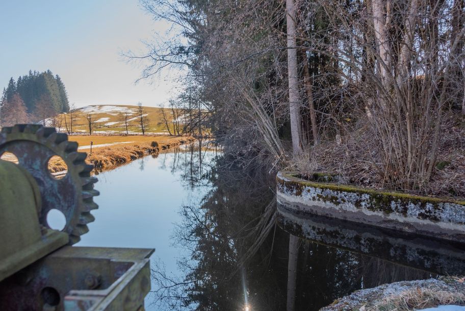 Kleines Wehr an der Lobach.