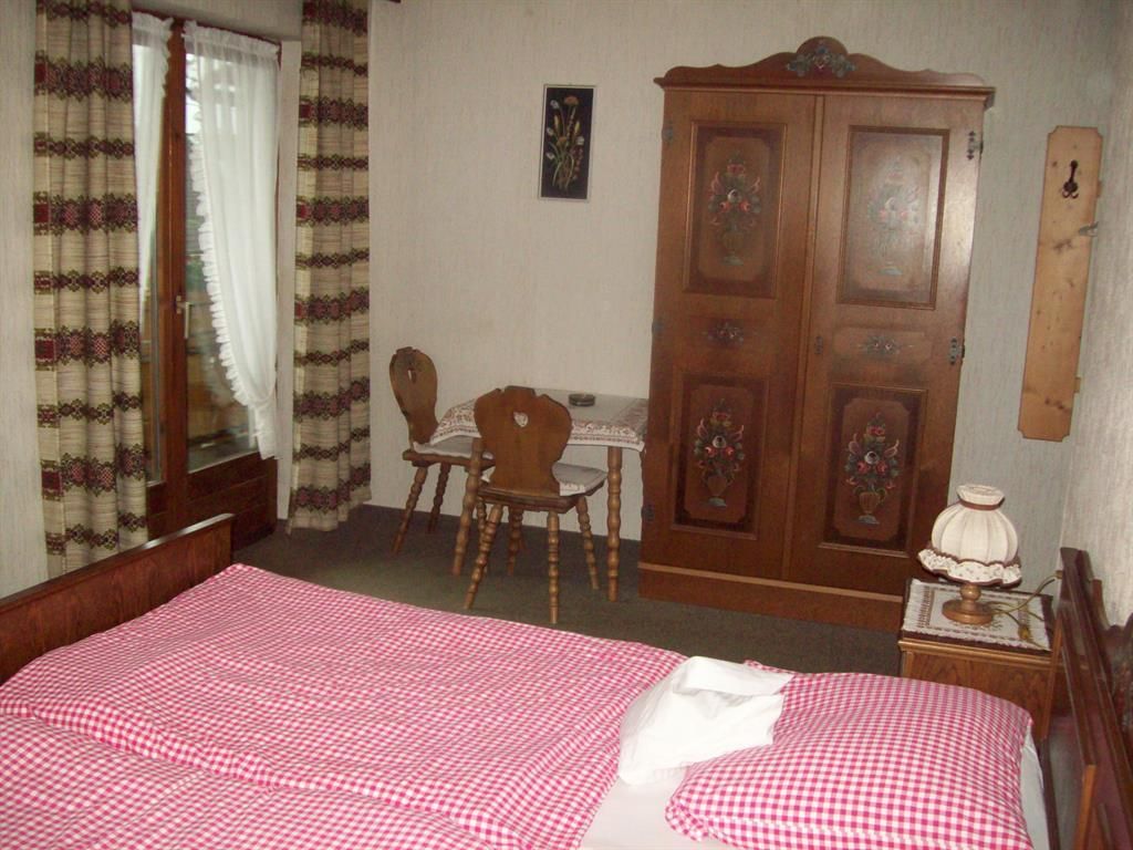 Balkonzimmer mit Du/WC