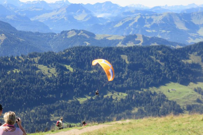 Auf dem Hochgrat starten die Drachenflieger