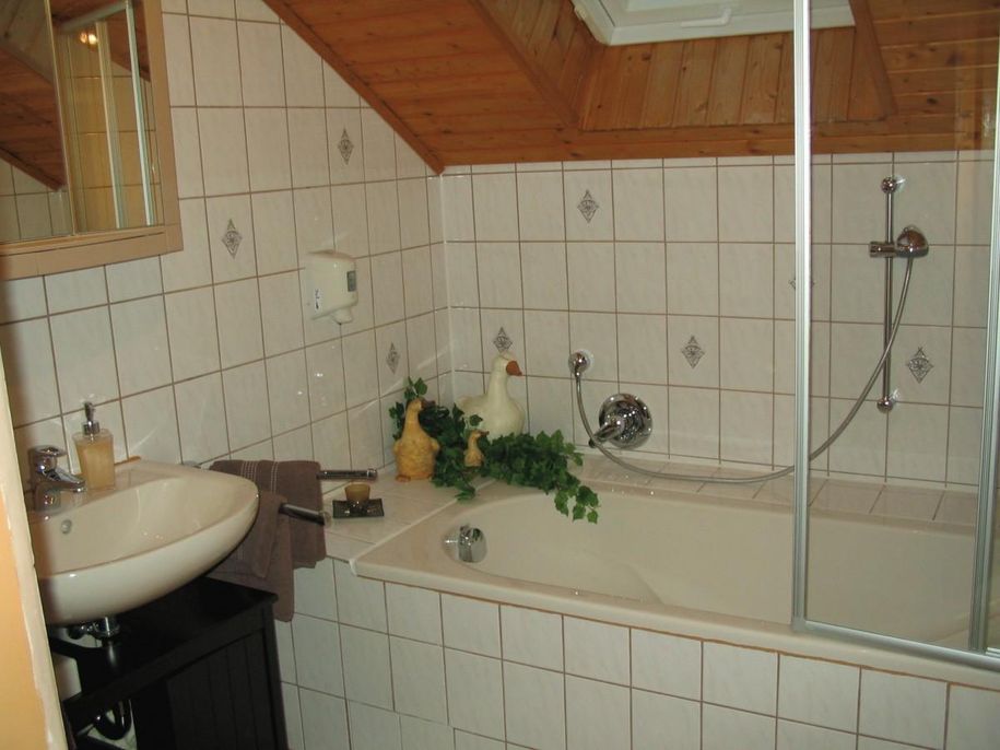 Bad + Toilette