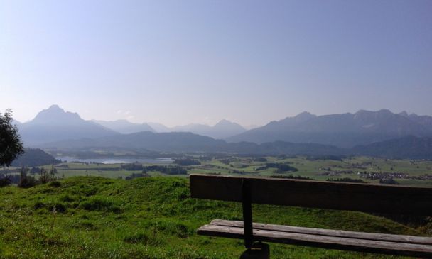 Ruhebank mit herrlichem Panoramablick