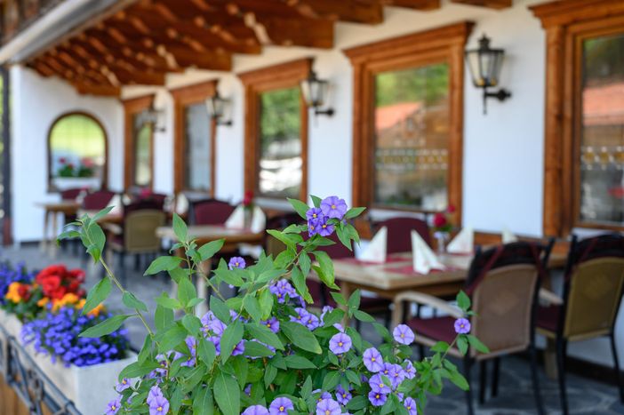 Die Terrasse am Hotel