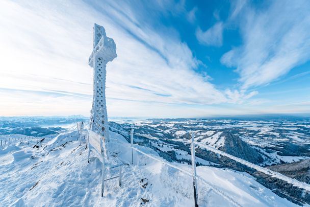 Gipfelkreuz Hochgrat im Winter (c) Oberstaufen Tourismus - Leo Schindzielorz