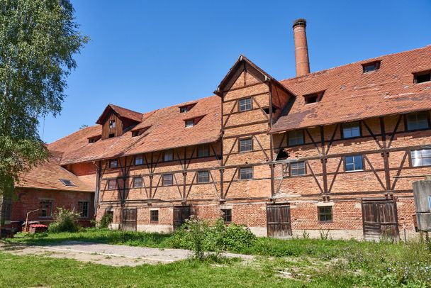 Kunstausstellung und Skulpturenpfad im Ziegel-Werk-Kleinschmidt