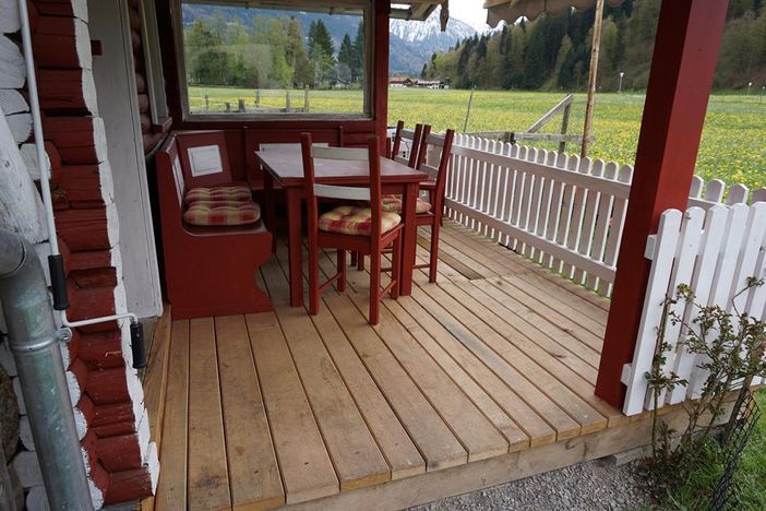 Sitzgelegenheit Blockhütte