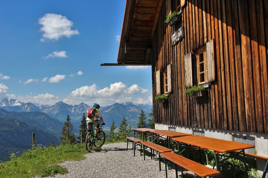 Mit dem MTB zur Dinserhütte