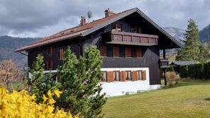 Haus Glockenblume mit Hochgrat