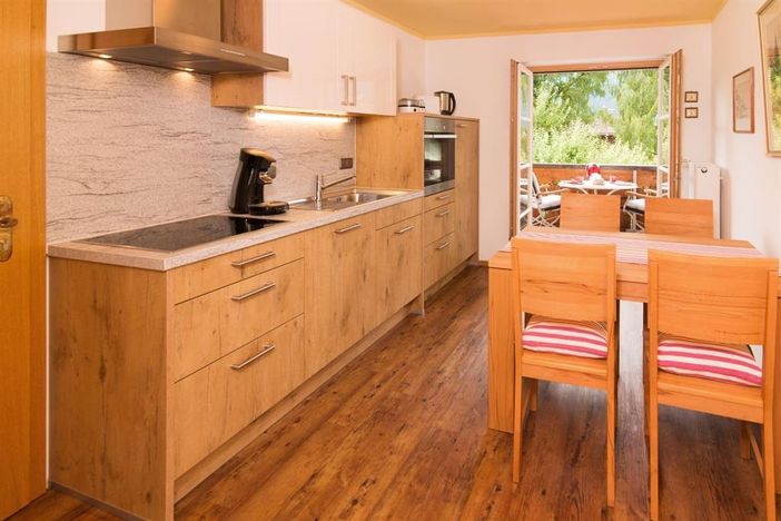 FeWo Hirschberg: Wohnküche mit Südbalkon