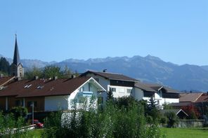 Blick vom Balkon in die Berge