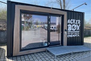 Ackerbox mit Käseautomat der Schönegger Käse-Alm in Memmingen