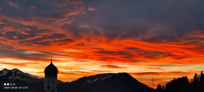 Himmel brennt über Rettenberg