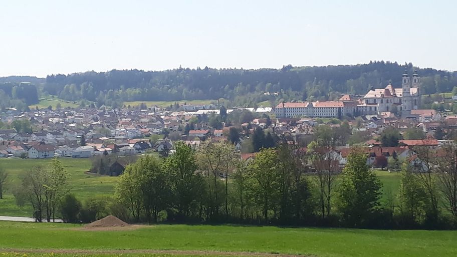 Blick über Ottobeuren von Halbersberg