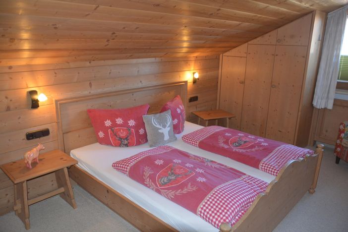 Schlafzimmer Edelweiß 2. OG