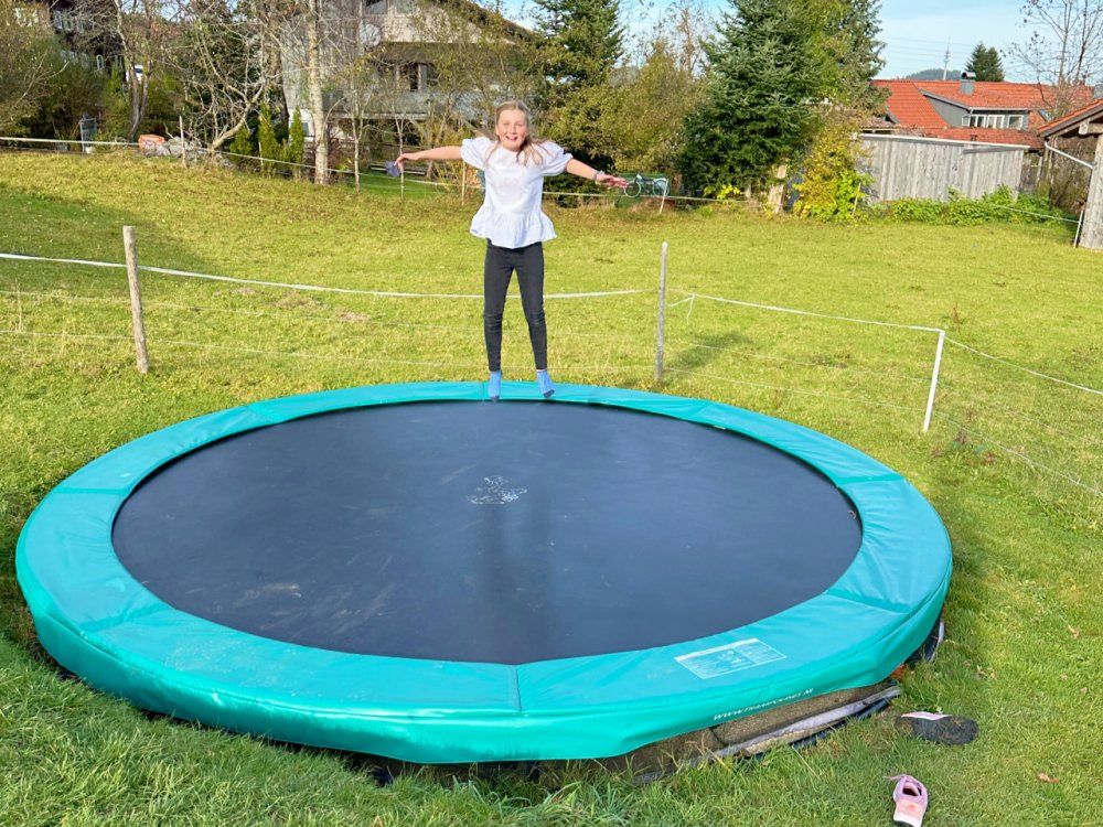 unser großes Trampolin